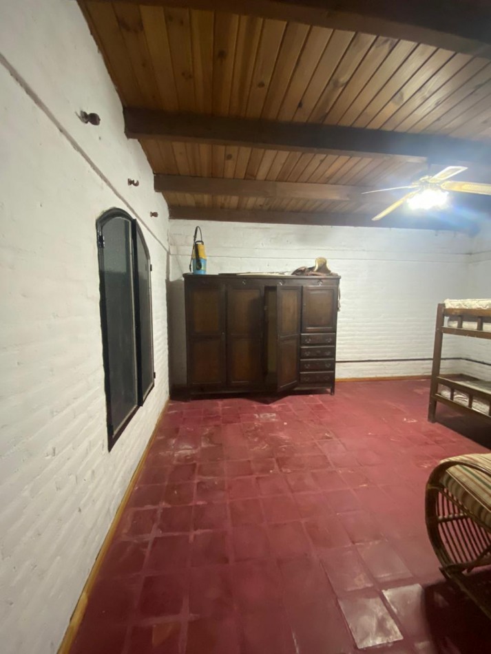 CASA QUINTA CON UNA HECTAREA Y MEDIA EN ESTACION ARAOZ A 30 MINUTOS DEL CENTRO