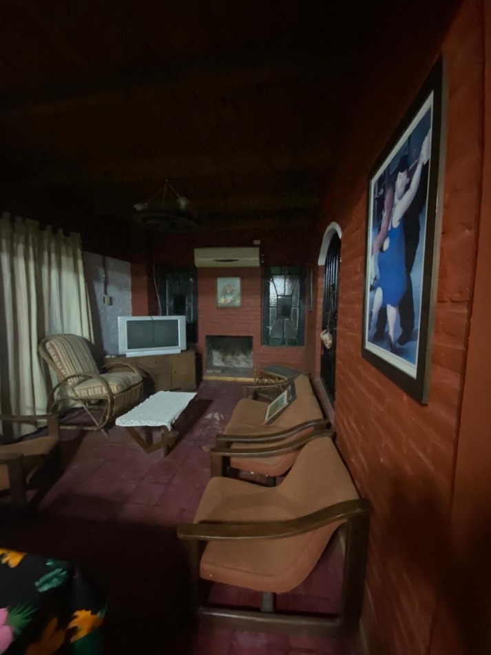CASA QUINTA CON UNA HECTAREA Y MEDIA EN ESTACION ARAOZ A 30 MINUTOS DEL CENTRO