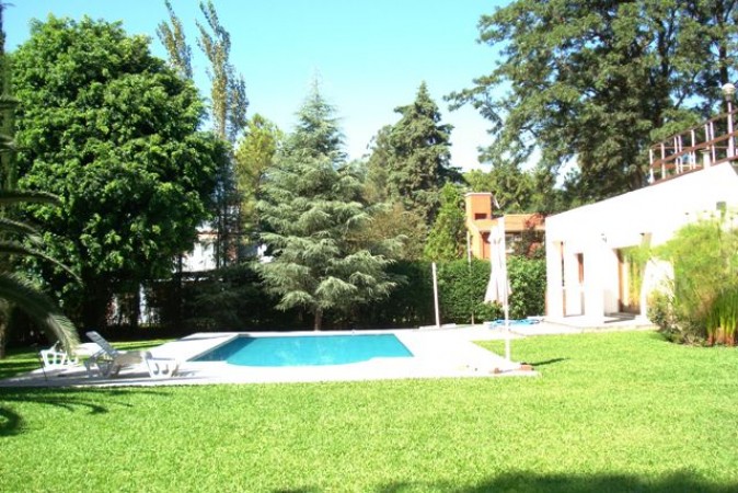 CASA 4D GOLF VIEJO YERBA BUENA PARQUE PISCINA APTA CREDITO