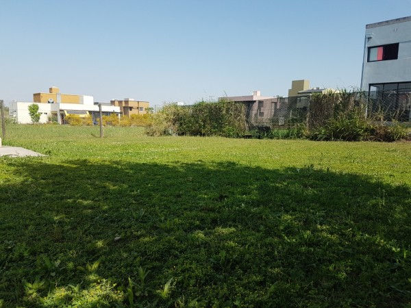 CASA 3D EN COUNTRY LOMA LINDA EN TAFI VIEJO