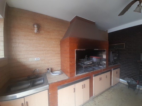 Casa apta crédito en Alberdi al 900