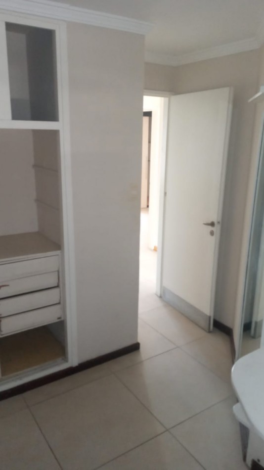 Departamento de tres dormitorios con cochera en Cordoba 450 apto credito hipotecario OPORTUNIDAD