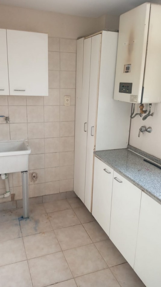 Departamento de tres dormitorios con cochera en Cordoba 450 apto credito hipotecario OPORTUNIDAD