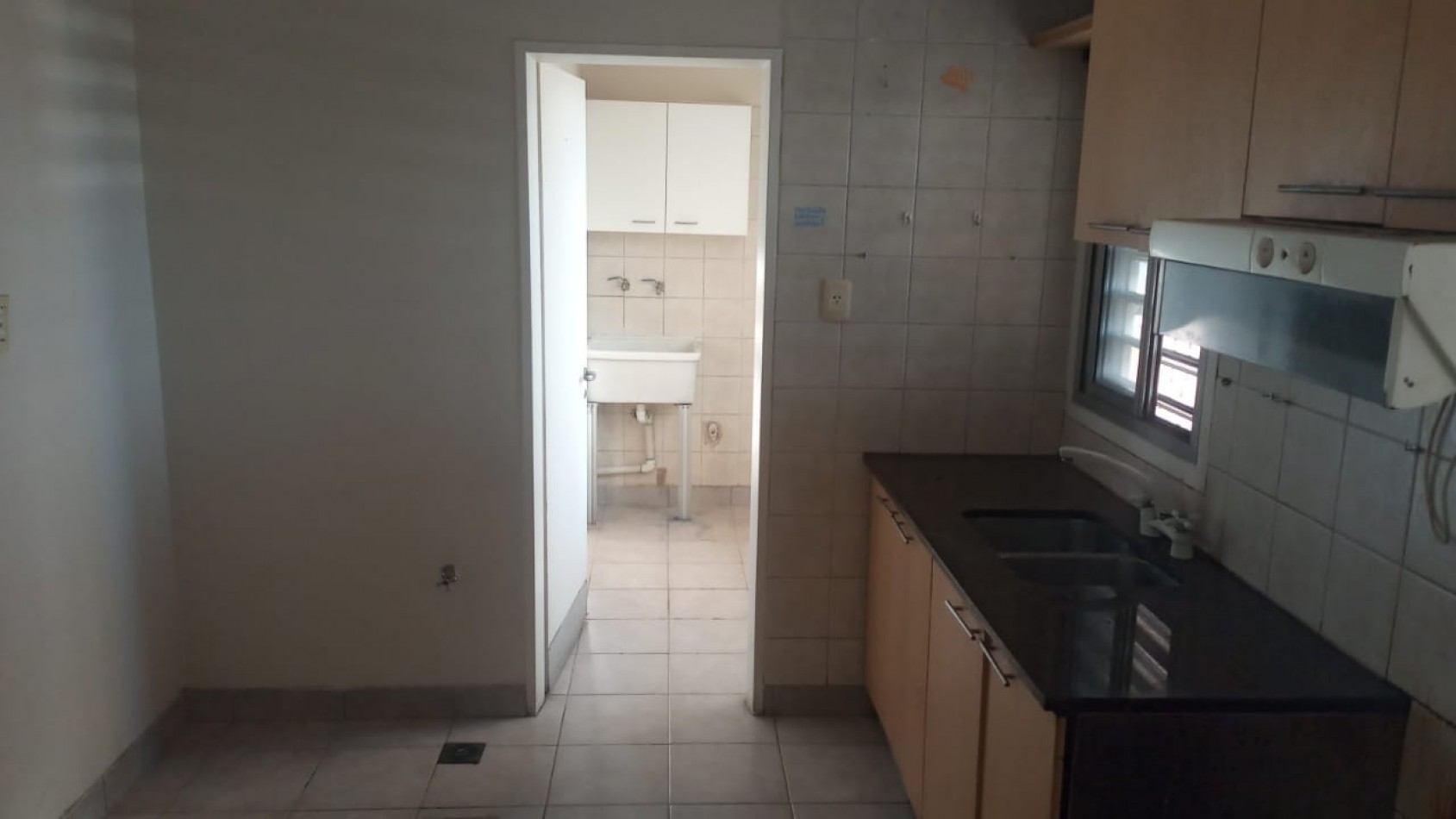 Departamento de tres dormitorios con cochera en Cordoba 450 apto credito hipotecario OPORTUNIDAD