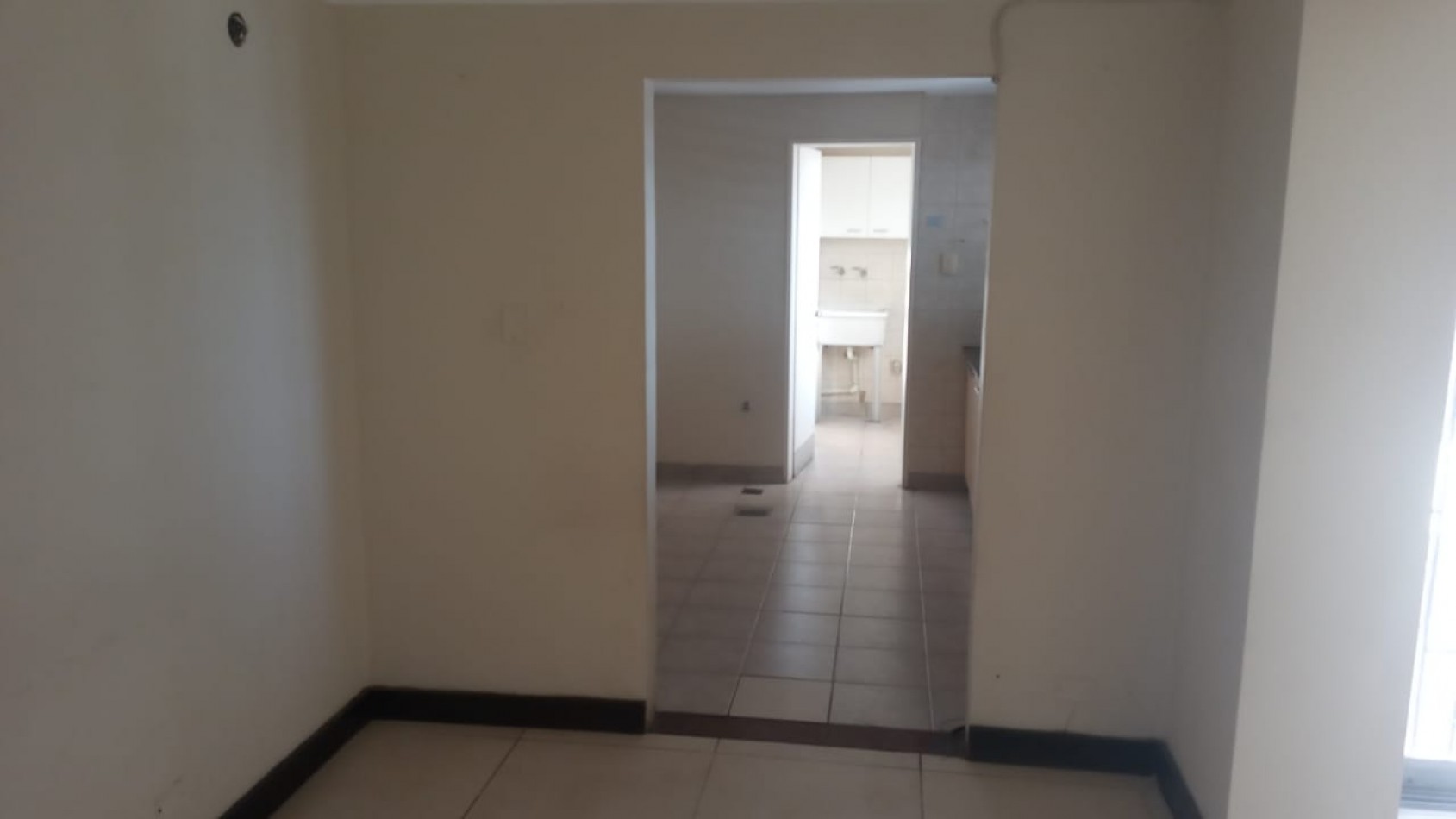 Departamento de tres dormitorios con cochera en Cordoba 450 apto credito hipotecario OPORTUNIDAD