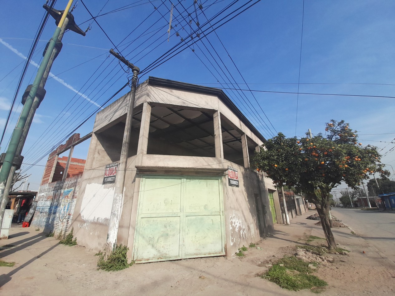 Local esquina en Villa Mariano Moreno