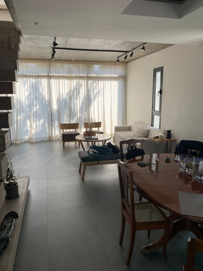 Hermosa casa en Barrio Cerrado Fincas del Manantial sobre Avenida Solano Vera