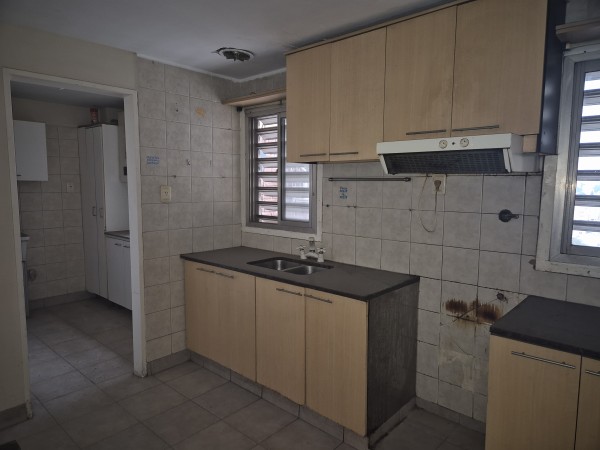 Departamento de tres dormitorios con cochera en Cordoba 450 apto credito hipotecario OPORTUNIDAD