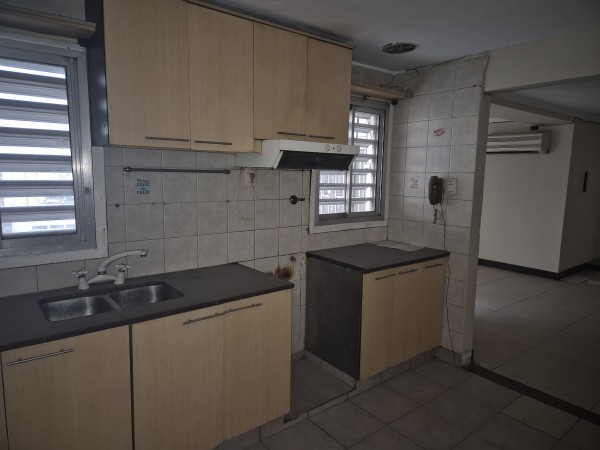 Departamento de tres dormitorios con cochera en Cordoba 450 apto credito hipotecario OPORTUNIDAD