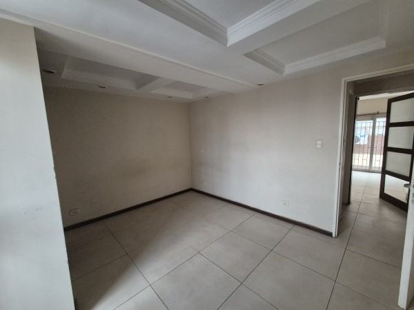 Departamento de tres dormitorios con cochera en Cordoba 450 apto credito hipotecario OPORTUNIDAD