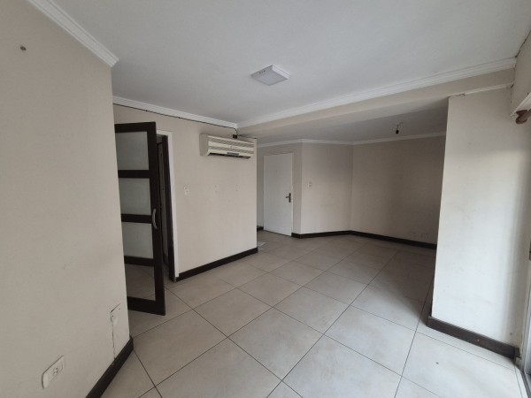 Departamento de tres dormitorios con cochera en Cordoba 450 apto credito hipotecario OPORTUNIDAD