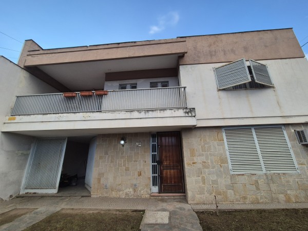 IMPORTANTE CASA ESQUINA EN MENDOZA Y JUAN LUIS NOUGUES