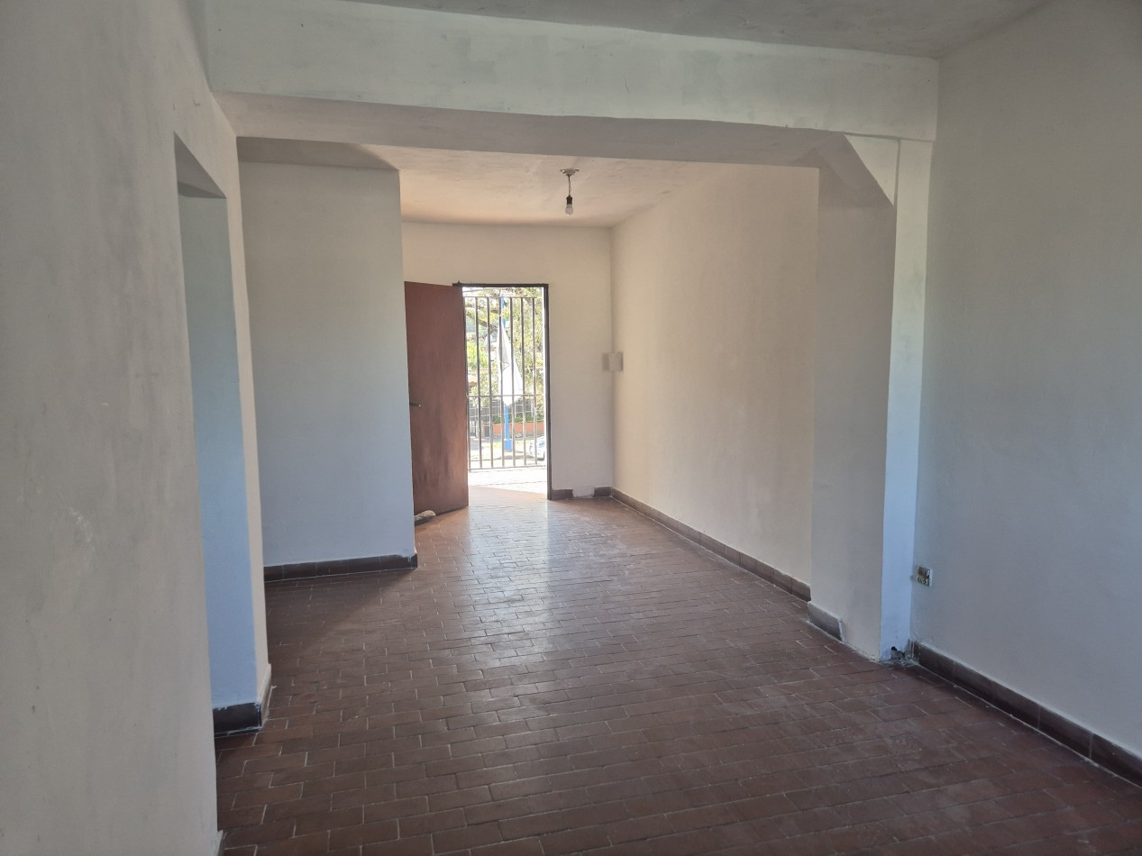 Departamento de tres dormitorios en Avenida Belgrano al 2.800 apto credito 