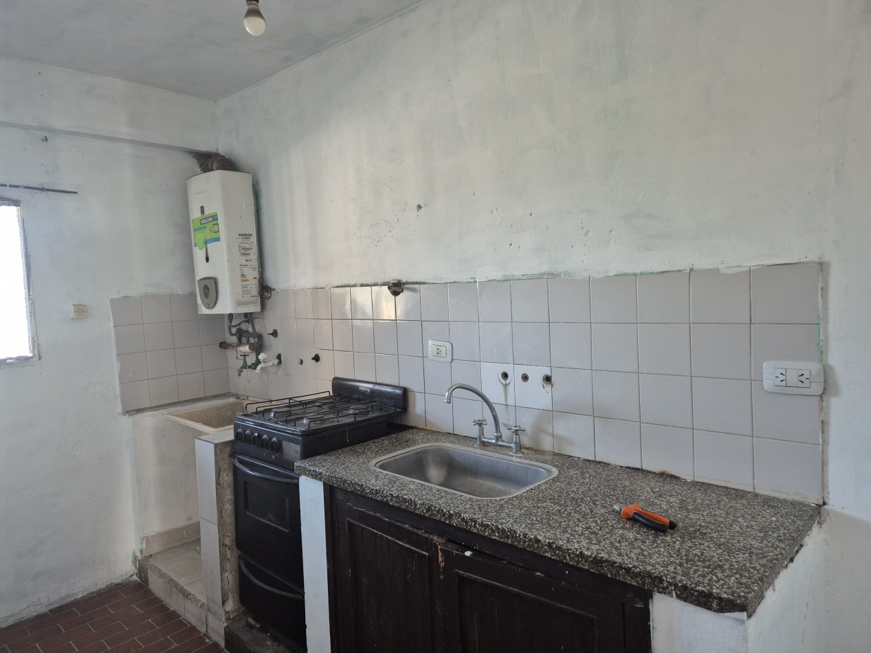 Departamento de tres dormitorios en Avenida Belgrano al 2.800 apto credito 