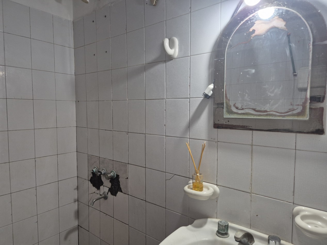Departamento de tres dormitorios en Avenida Belgrano al 2.800 apto credito 