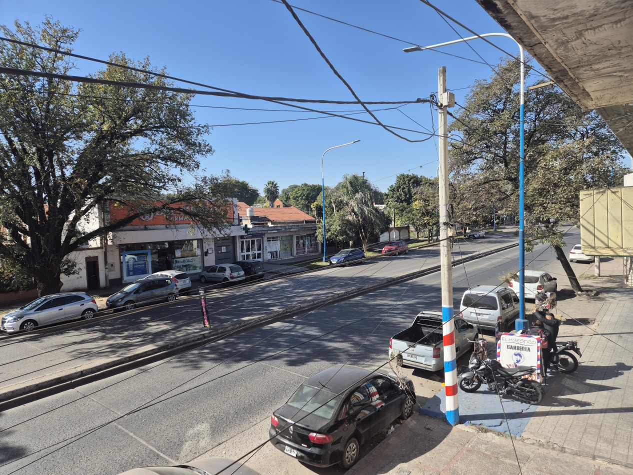 Departamento de tres dormitorios en Avenida Belgrano al 2.800 apto credito 