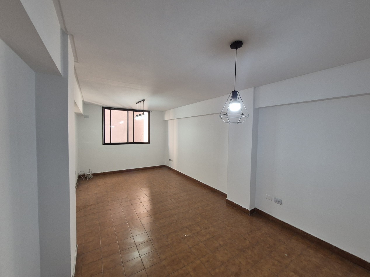 DEPARTAMENTO FRENTE  A TRIBUNALES APTO VIVIENDA U OFICINA
