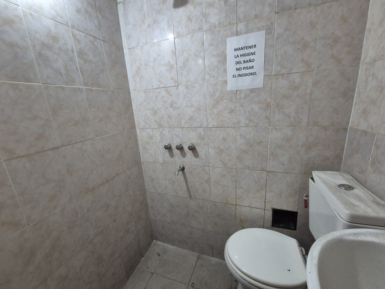 Local comercial en Avenida Mitre al 600 casi esquina Corrientes
