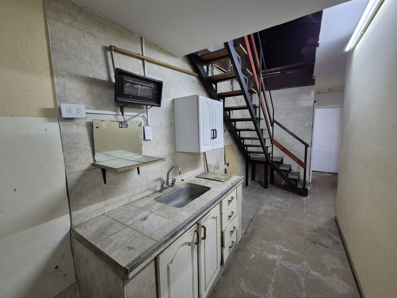 Local comercial en Avenida Mitre al 600 casi esquina Corrientes