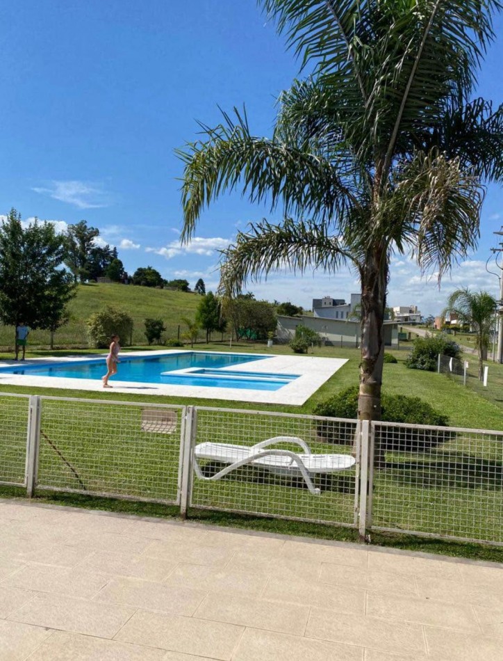 Lote en Barrio Cerrado El Mirador en Los Nogales de 403 m2 con escritura 
