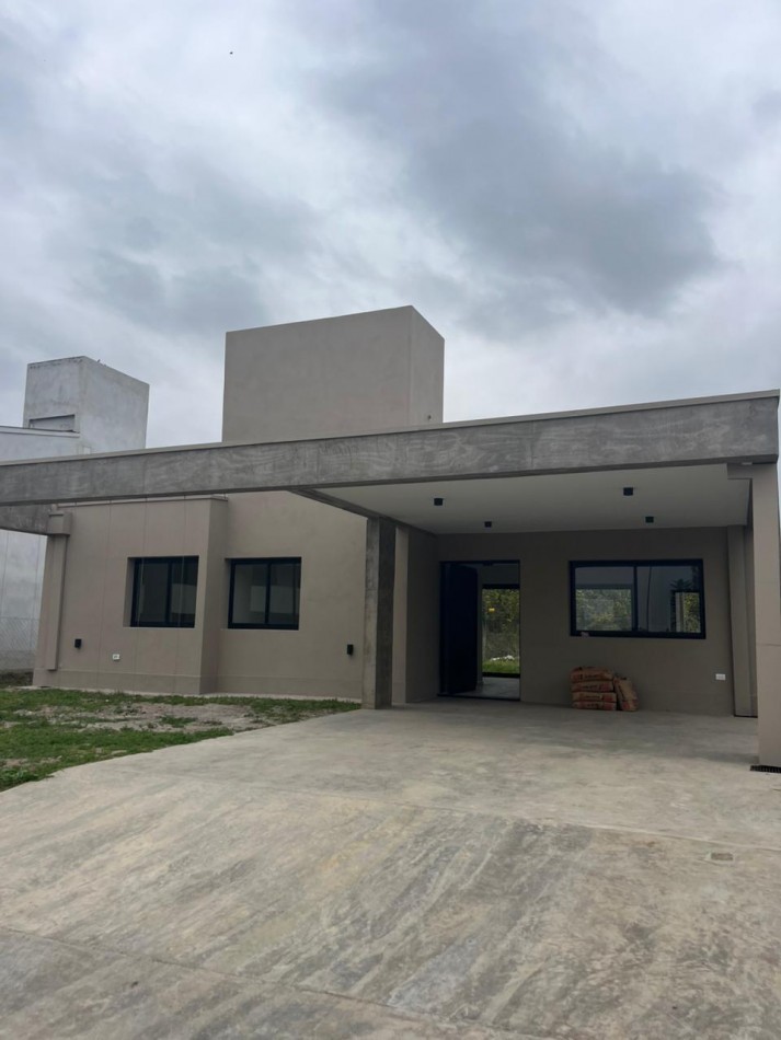 Casa a estrenar estilo moderno en Barrio Cerrado Alto Verde 3 Yerba Buena