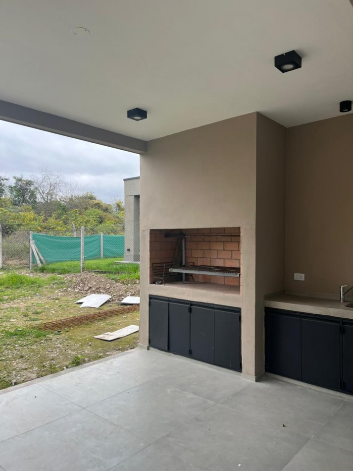 Casa a estrenar estilo moderno en Barrio Cerrado Alto Verde 3 Yerba Buena
