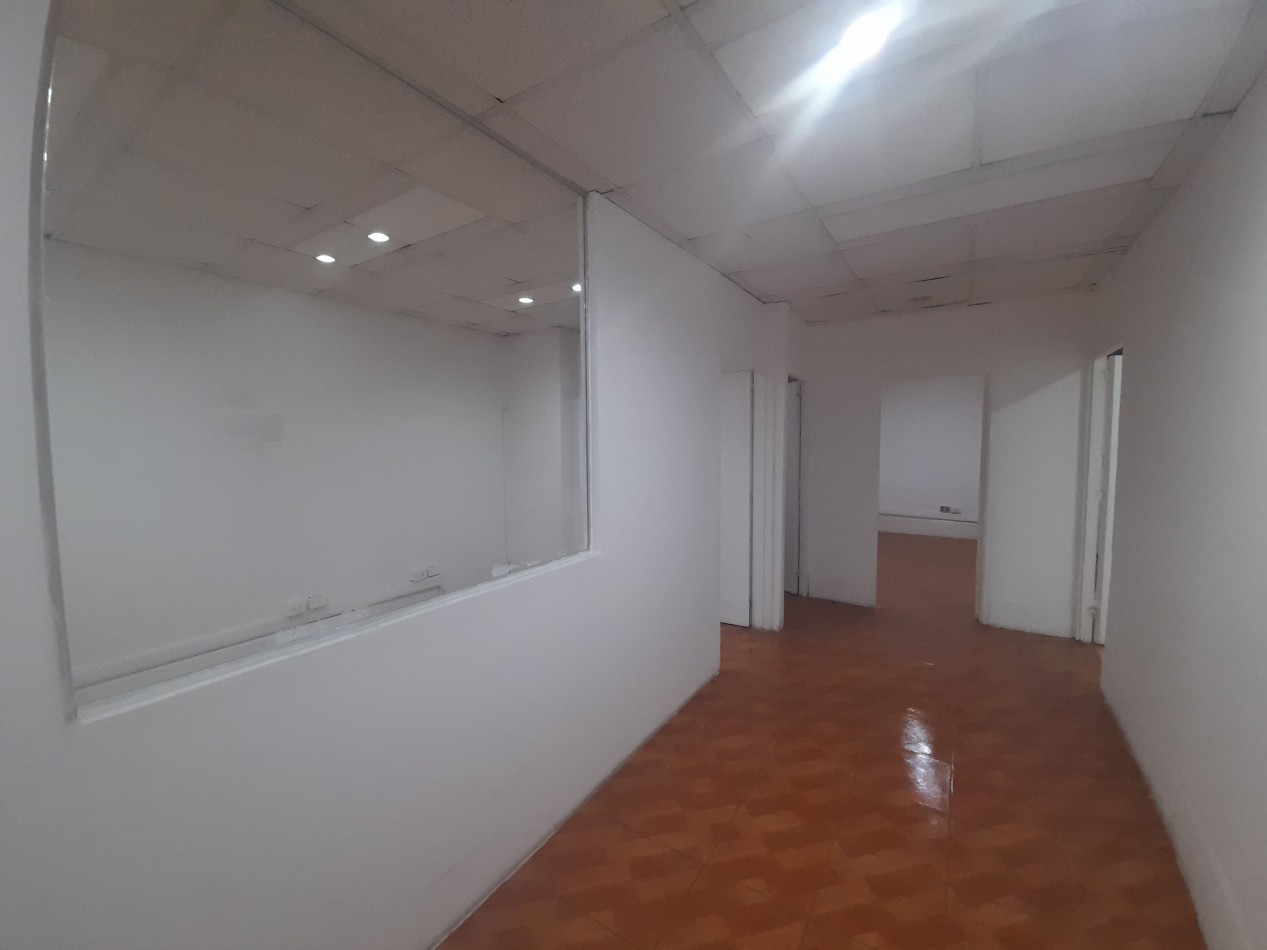 OFICINAS EN VENTA EN EDIFICIO LA UNION EN SAN MARTIN 610 FRENTE