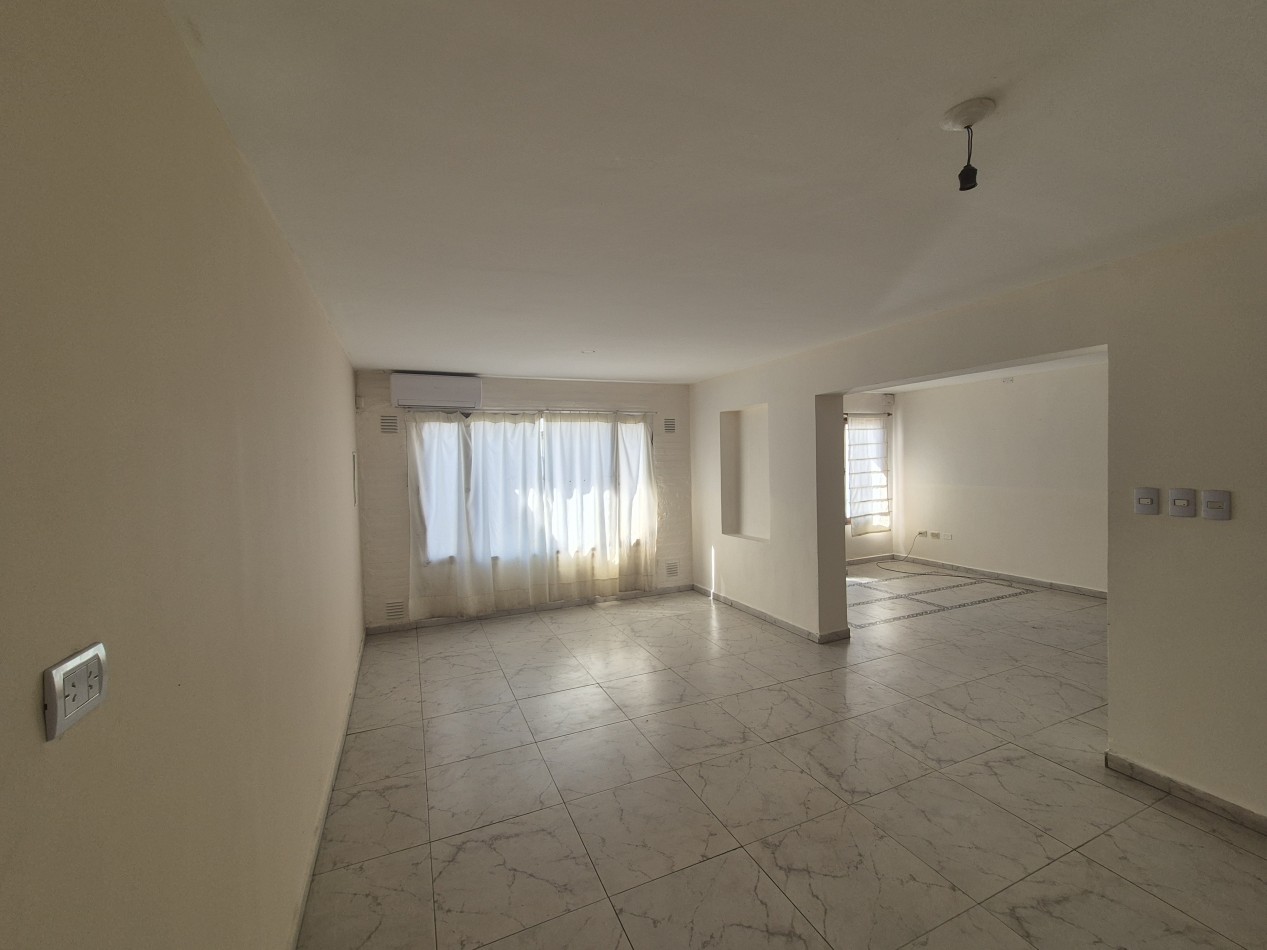CASA 4 DORMITORIOS PILETA ZONA PARQUE GUILLERMINA