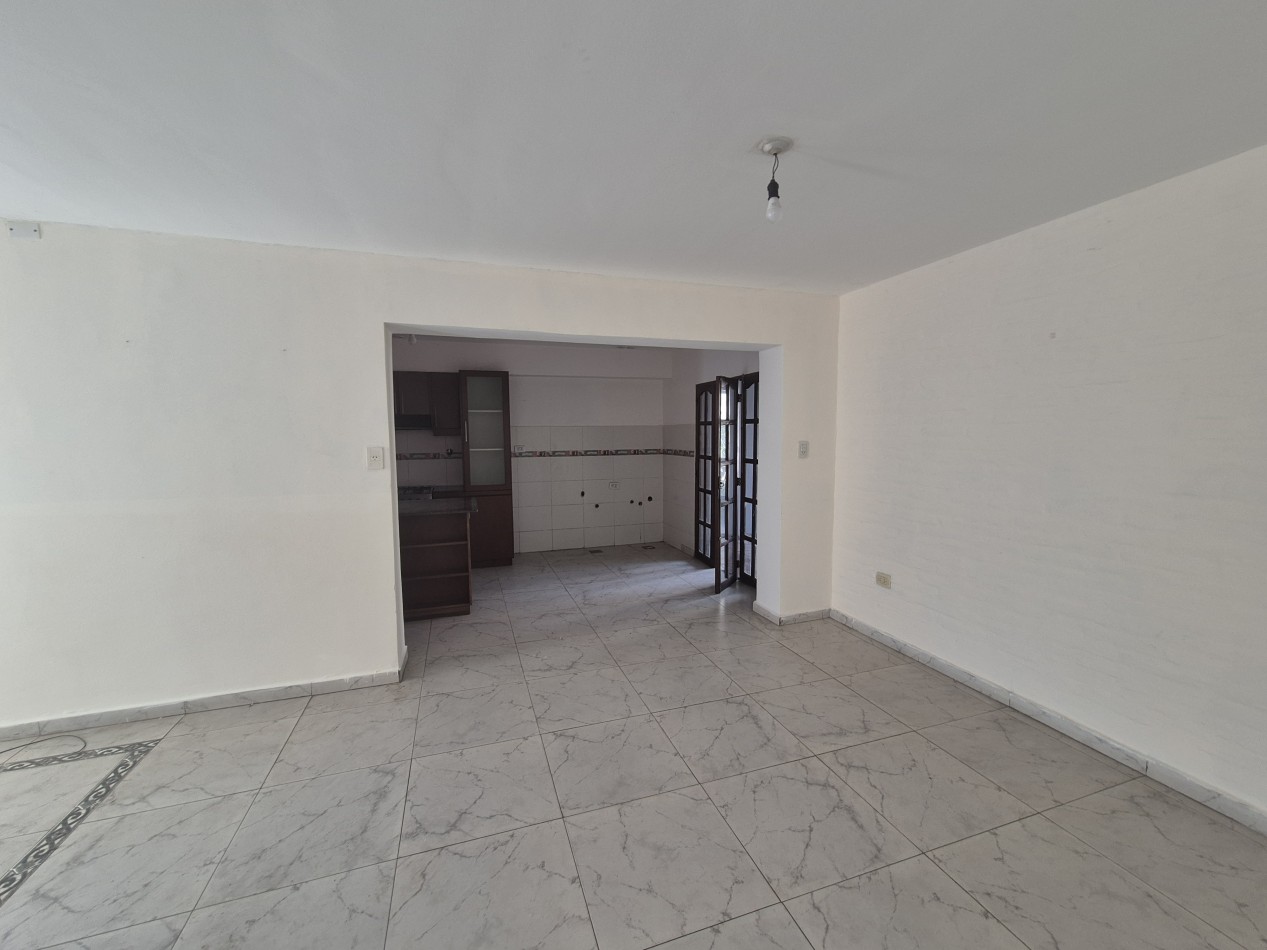 CASA 4 DORMITORIOS PILETA ZONA PARQUE GUILLERMINA
