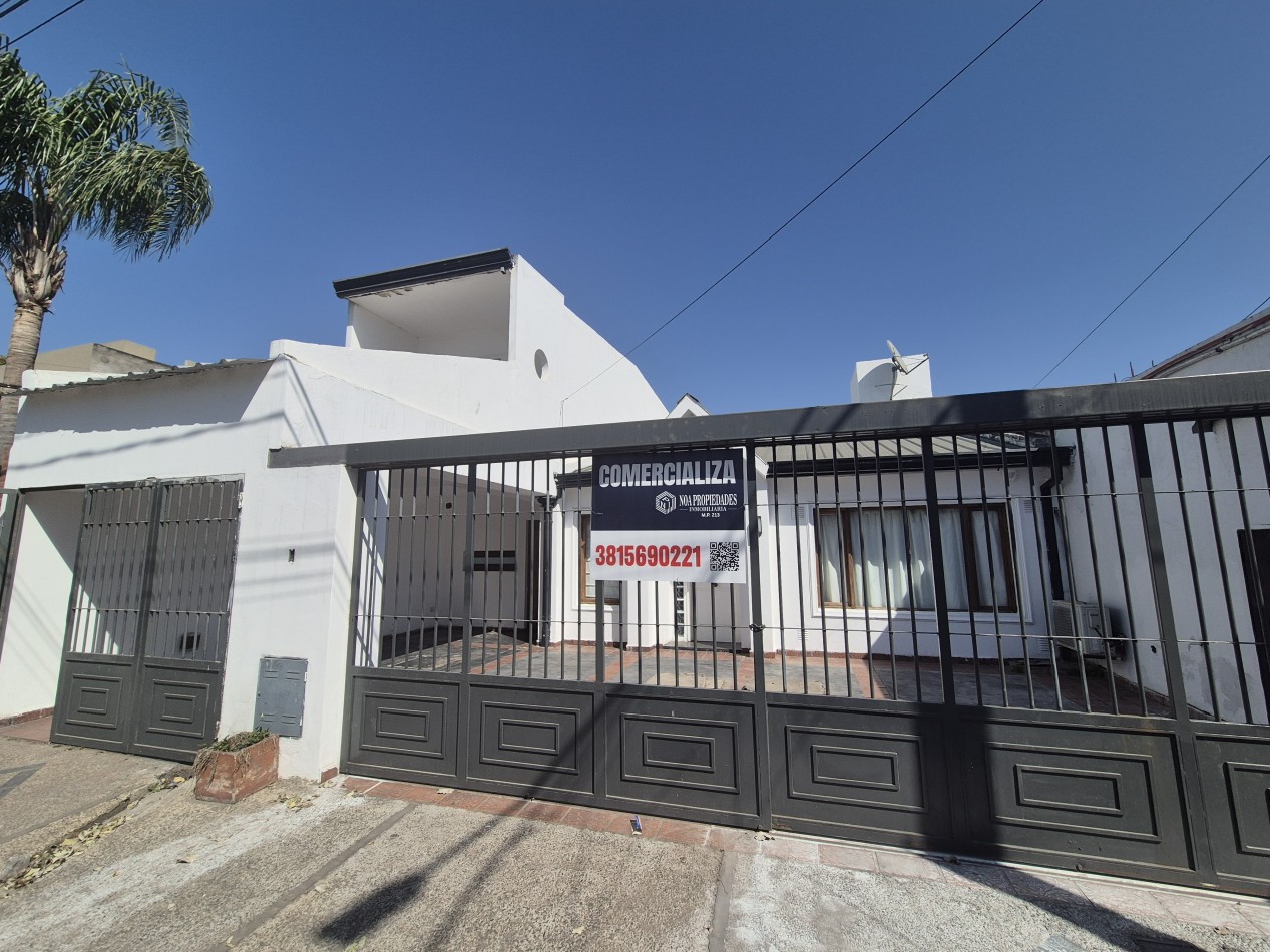 CASA 4 DORMITORIOS PILETA ZONA PARQUE GUILLERMINA