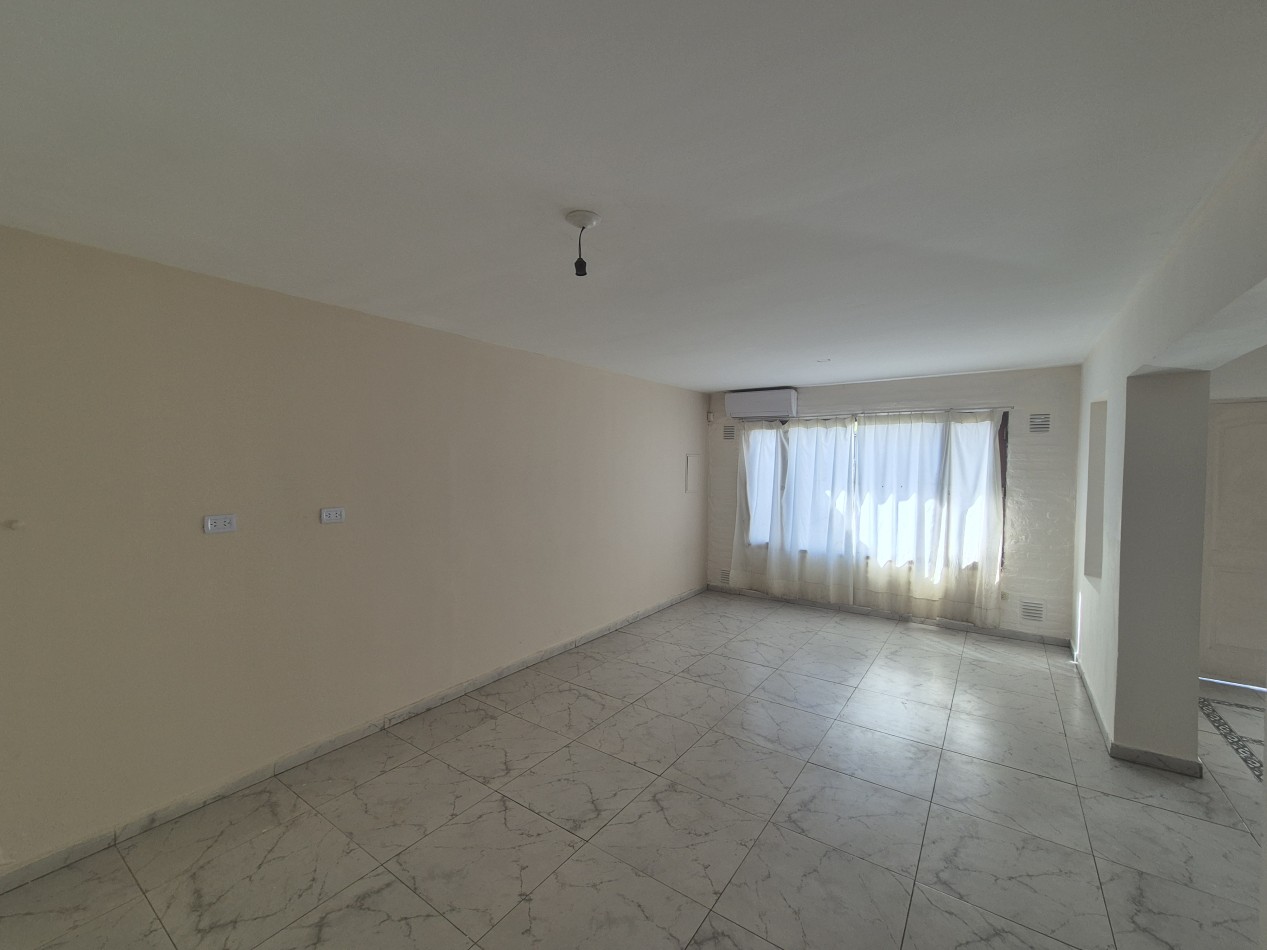 CASA 4 DORMITORIOS PILETA ZONA PARQUE GUILLERMINA