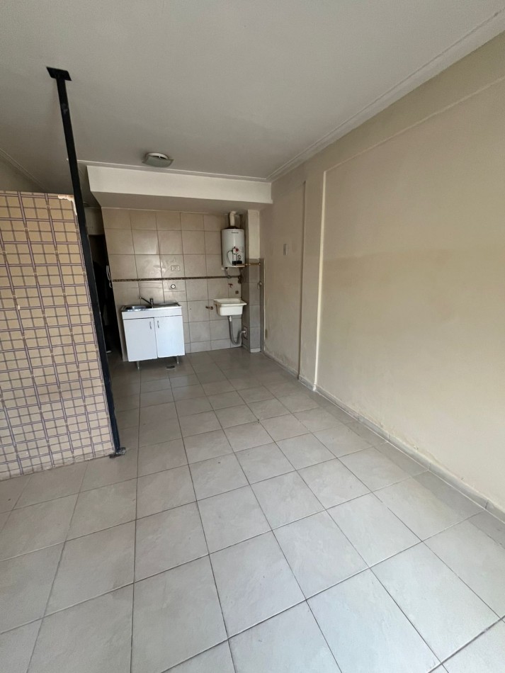 MONOAMBIENTE CON PATIO ALTURA AVENIDA JUAN B. JUSTO AL 1.100