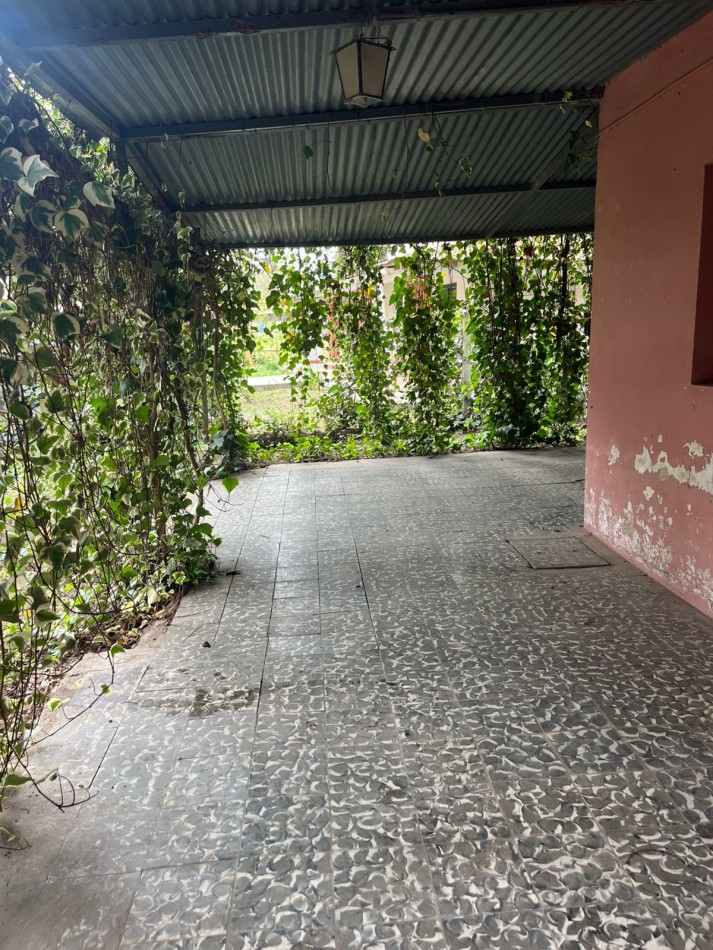 CASA EN VILLA PADRE MONTI A METROS DE LA PLAZA PRINCIPAL