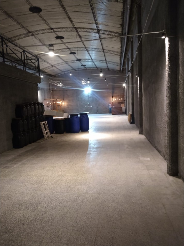 DEPOSITO DE 480 M2 EN EL CENTRO DE FAMAILLA CON ESCRITURA 