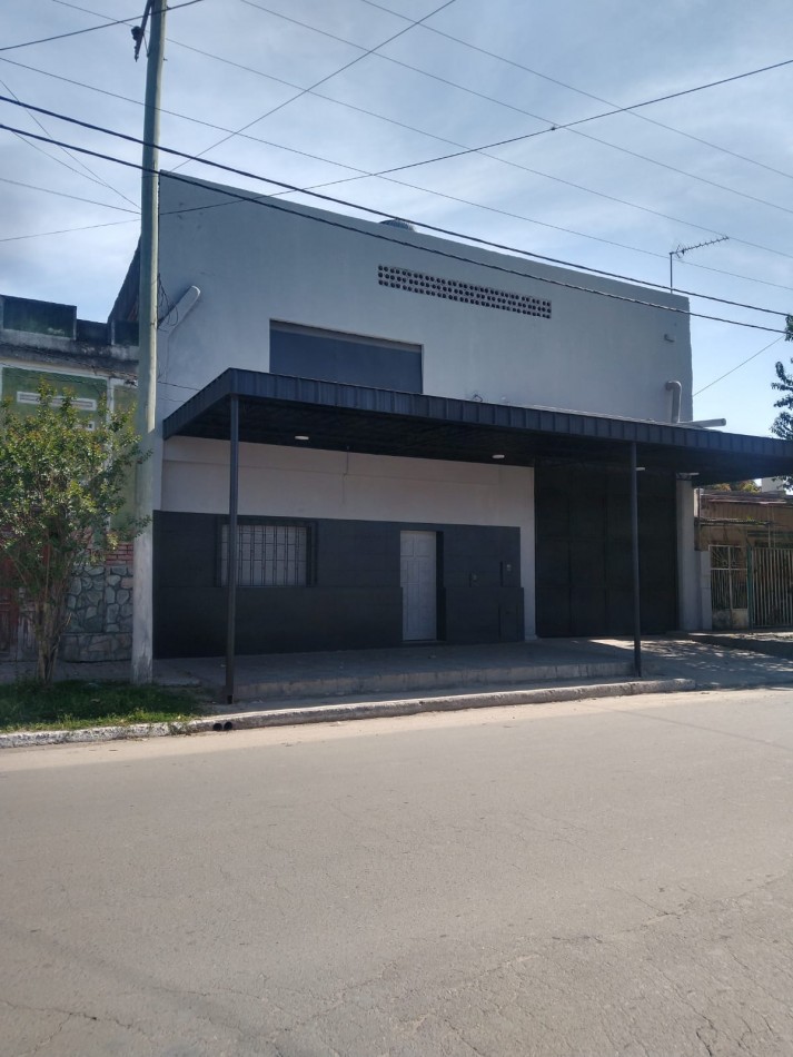 DEPOSITO DE 480 M2 EN EL CENTRO DE FAMAILLA CON ESCRITURA 