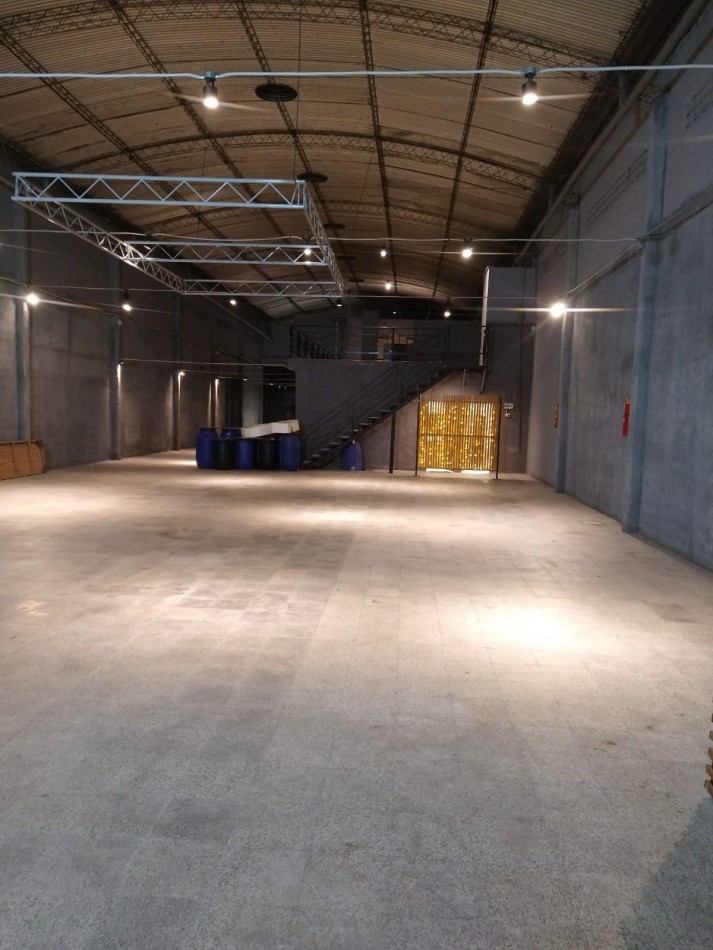 DEPOSITO DE 480 M2 EN EL CENTRO DE FAMAILLA CON ESCRITURA 