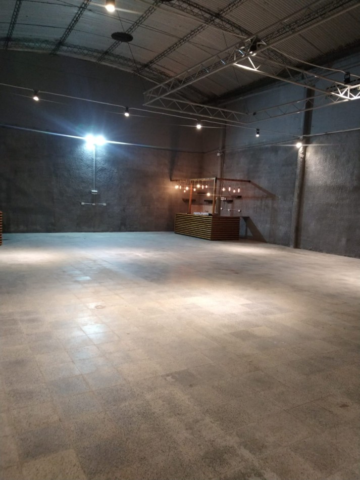 DEPOSITO DE 480 M2 EN EL CENTRO DE FAMAILLA CON ESCRITURA 