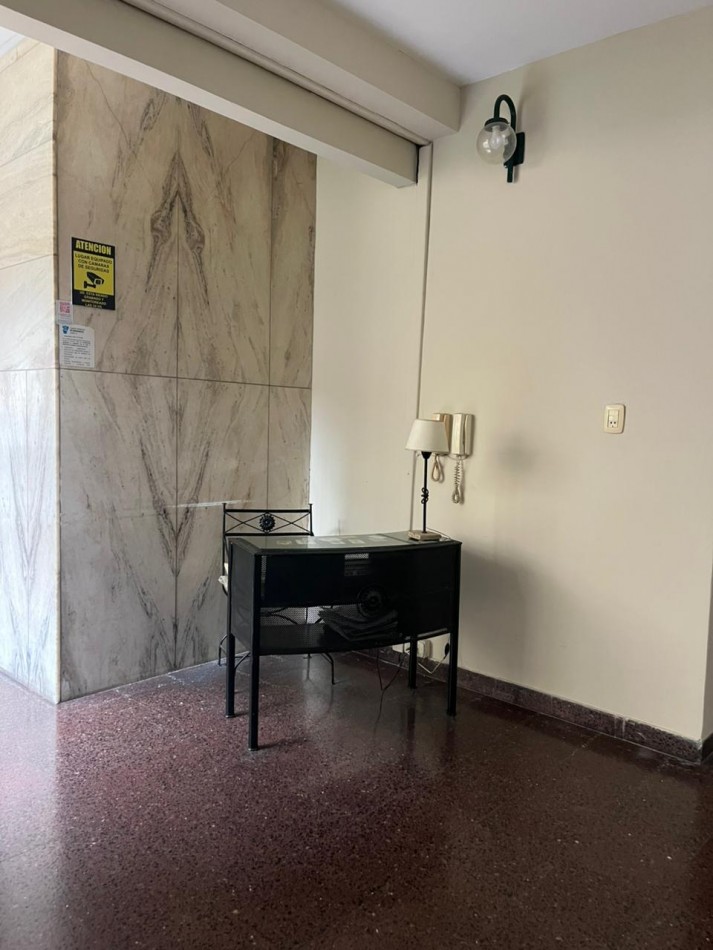 HERMOSO DEPARTAMENTO EN 25 DE MAYO 363 DE DOS DORMITORIOS APTO CREDITO