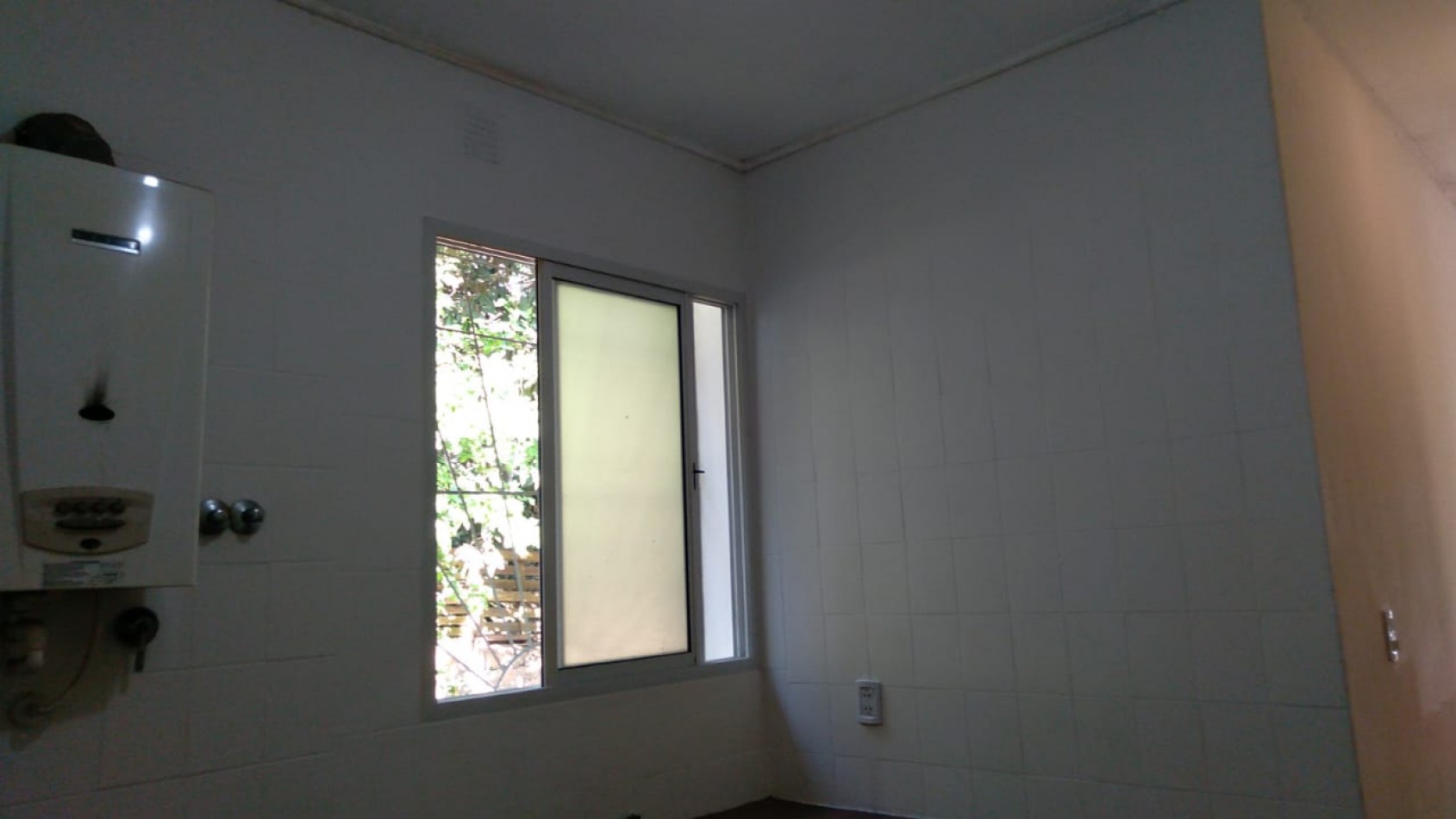 CASA 3 DORMITORIOS CON PILETA Y PARQUE EN EL CORTE YERBA BUENA