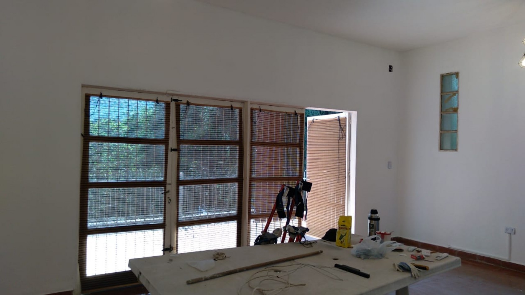 CASA 3 DORMITORIOS CON PILETA Y PARQUE EN EL CORTE YERBA BUENA