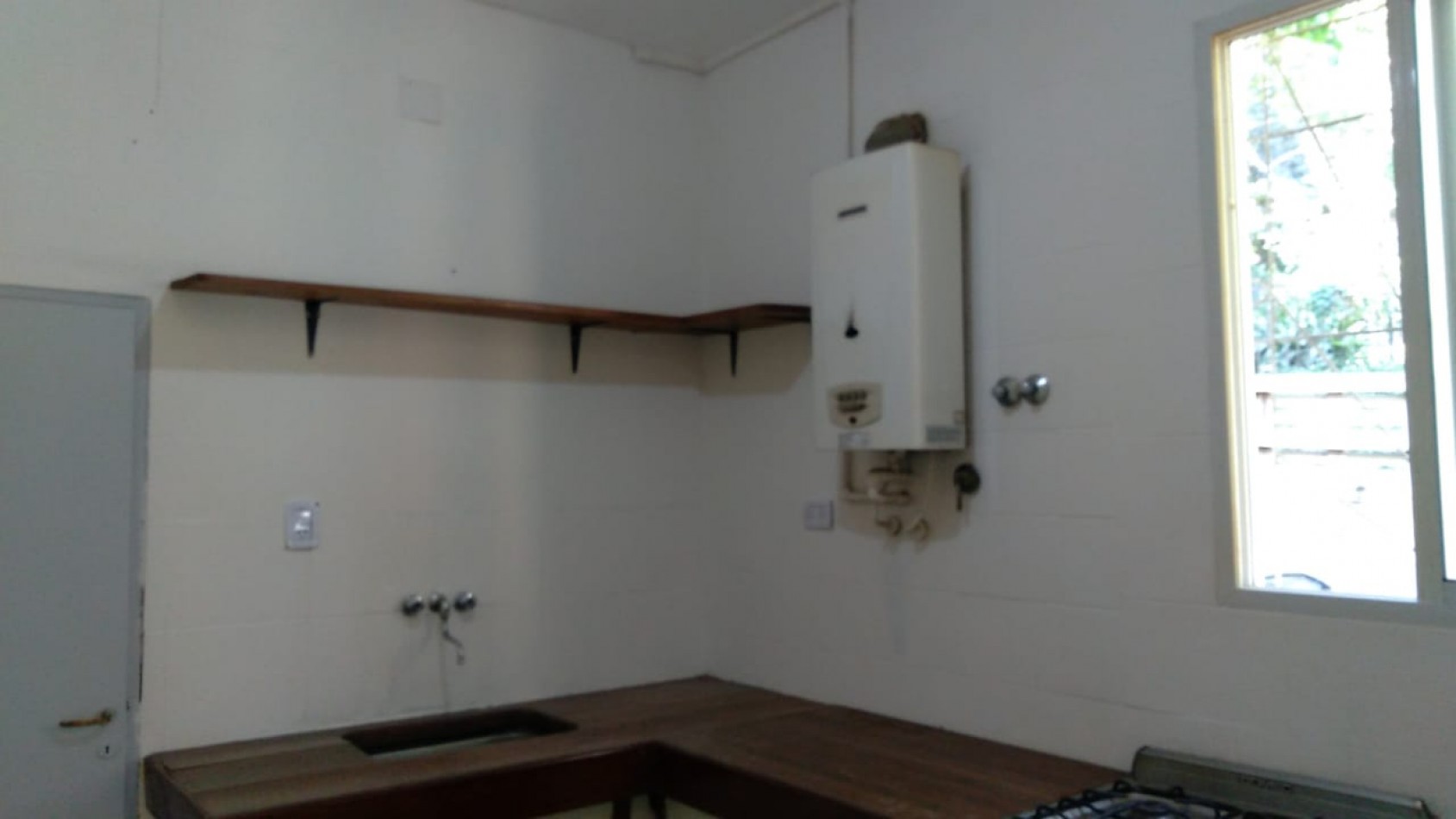 CASA 3 DORMITORIOS CON PILETA Y PARQUE EN EL CORTE YERBA BUENA