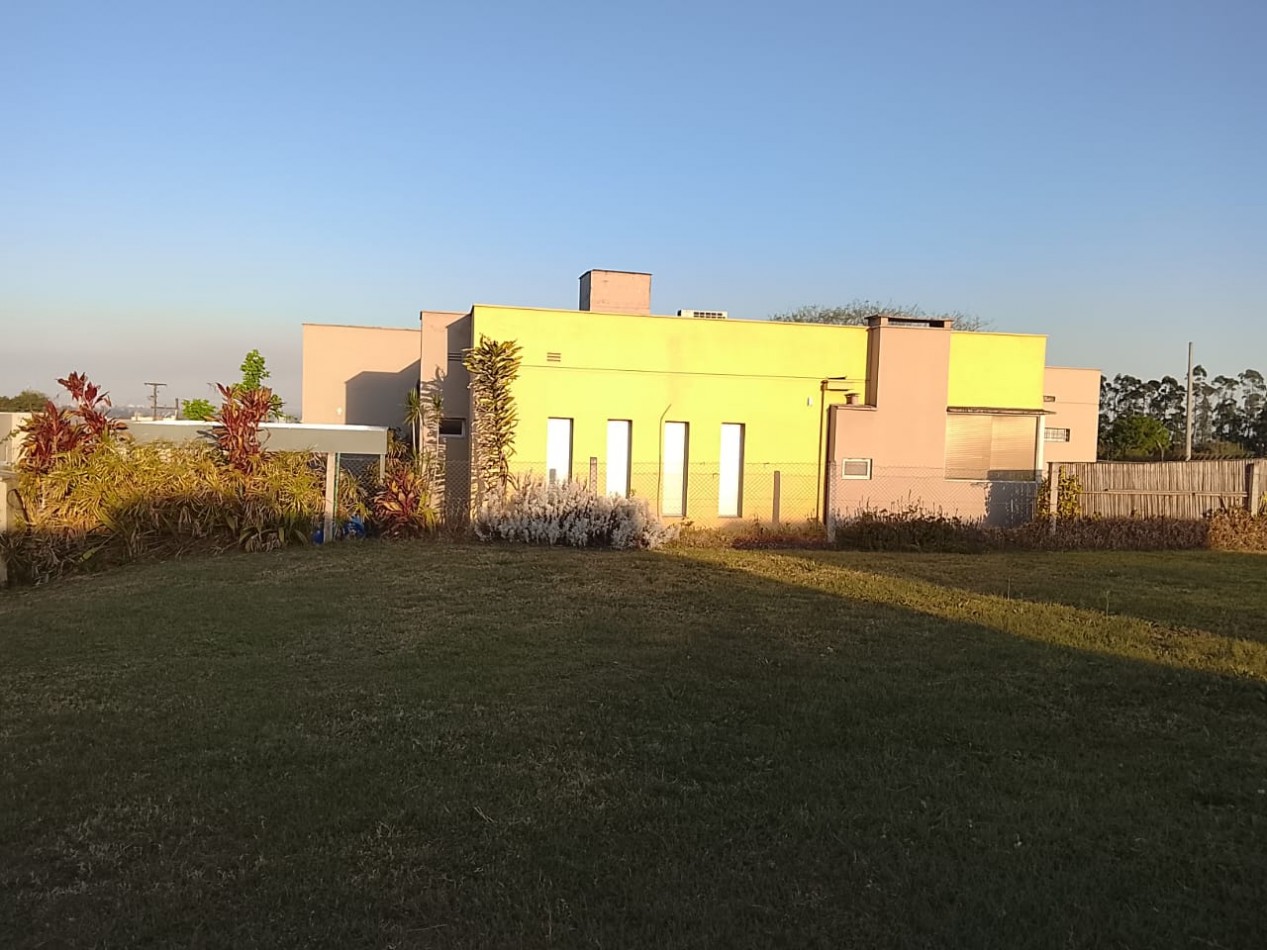 CASA DE 4D CON PILETA EN BARRIO CERRADO FINCAS DEL MANANTIAL EN LA RINCONADA APTA CREDITO