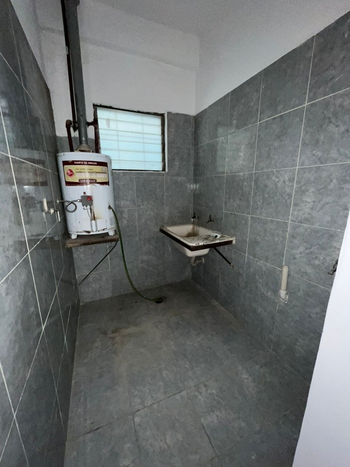 CASA EN VILLA MARIANO MORENO EN CALLE 7 581 ENTRE 14 Y 16 OPORTUNIDAD