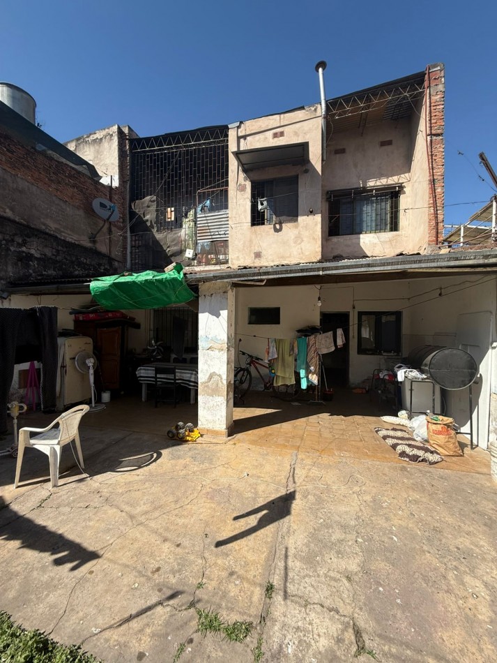 CASA DE DOS PLANTAS EN MARCOS PAZ AL 2200 APTA CREDITO 