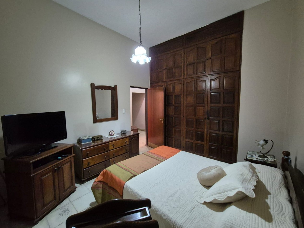 CASA DE TRES DORMITORIOS APTA CREDITO EN BARRIO OBISPO PIEDRABUENA CERCA LAWN TENNIS