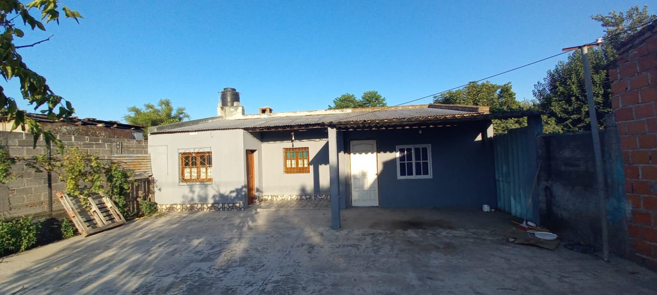 CASA EN VENTA EN AGUILARES BARRIO FOTIA TRES DORMITORIOS 