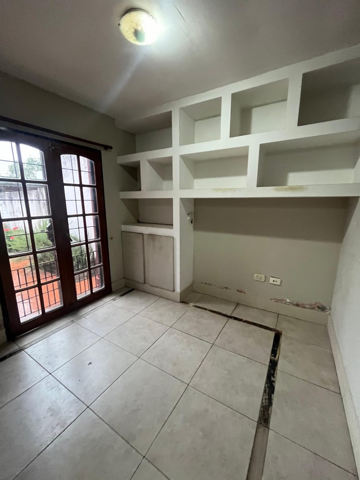 CASA APTO CREDITO EN GODOY CRUZ 391 TRES DORMITORIOS CON PILETA