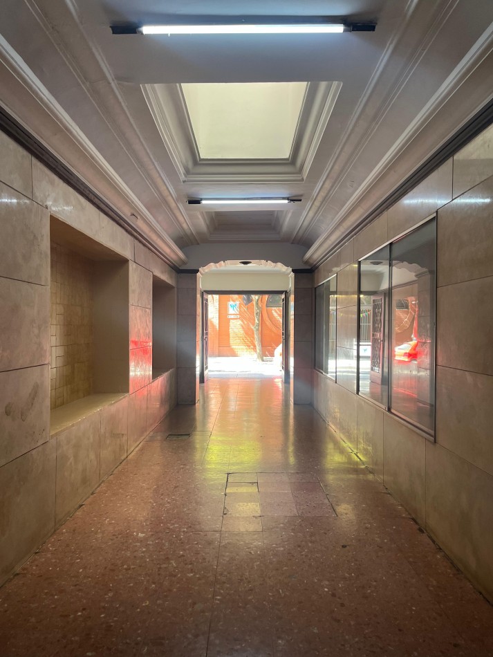 OFICINA EN SAN MARTIN AL 500 LA MEJOR UBICACION