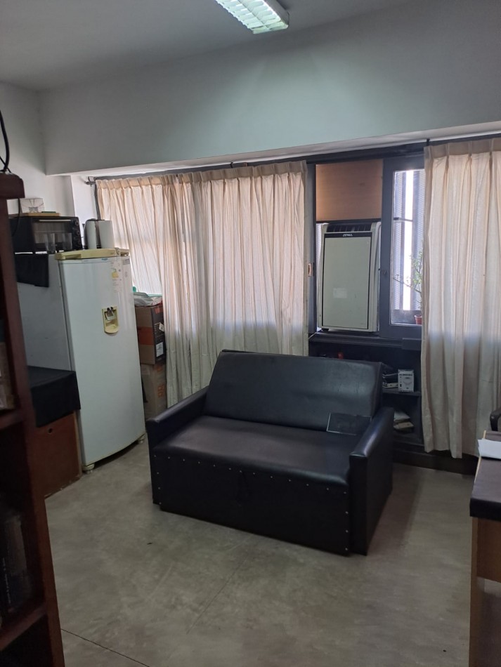 OFICINA OPORTUNIDAD EN SAN MARTIN AL 667