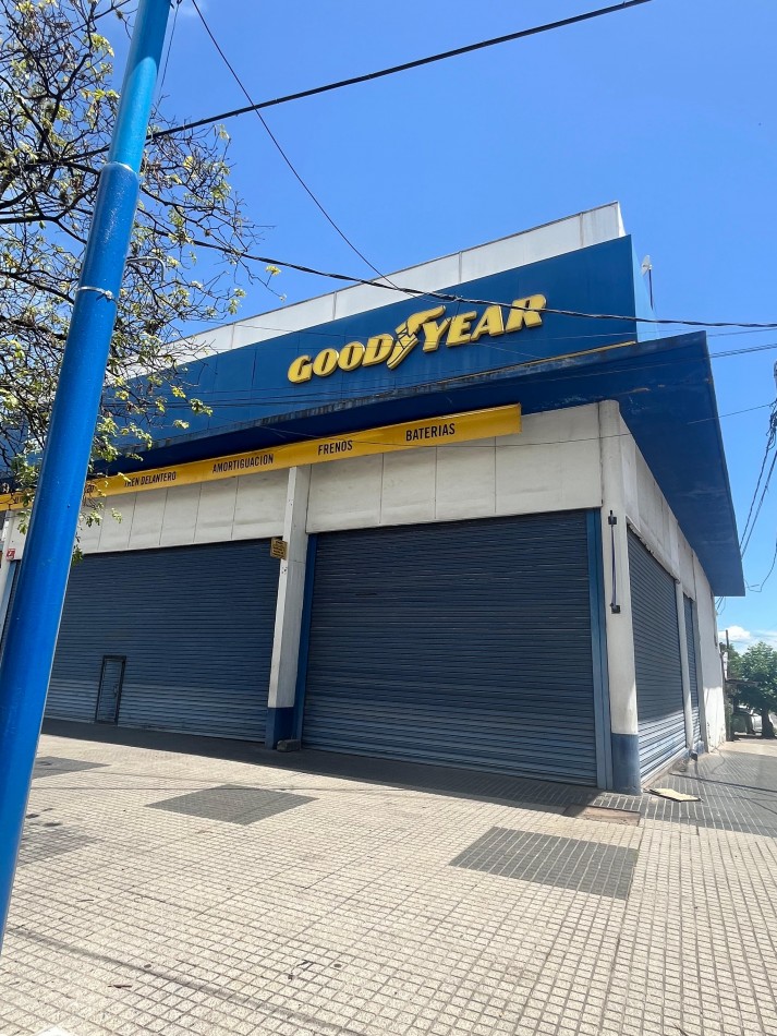 ESPECTACULAR LOCAL COMERCIAL EN AVENIDA KIRCHNER (EX ROCA) AL 2300 DE 300 M2